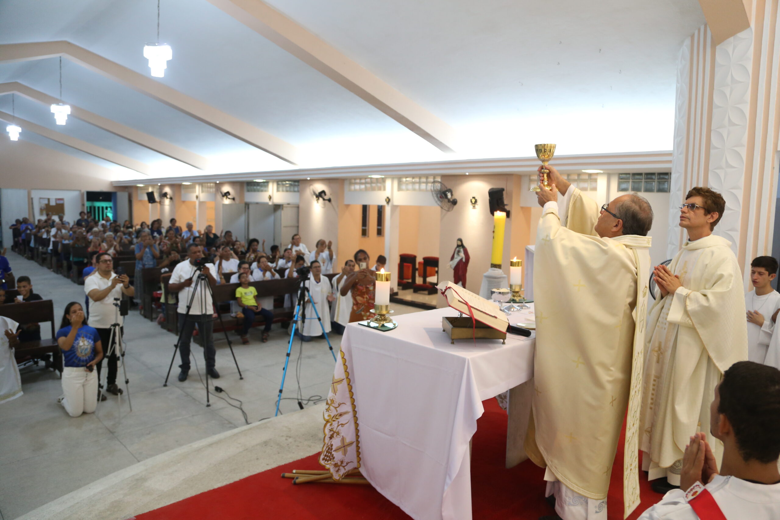 Paróquia do Ibura recebe Encontro dos Ouvintes com o padre João Carlos